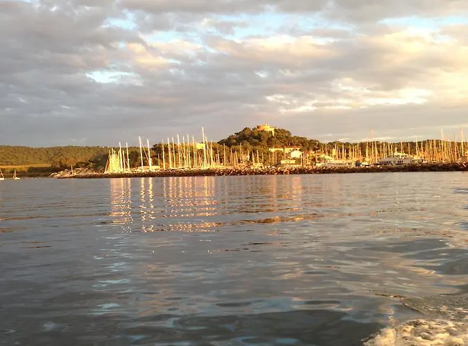 Le Porquerollais ホテル